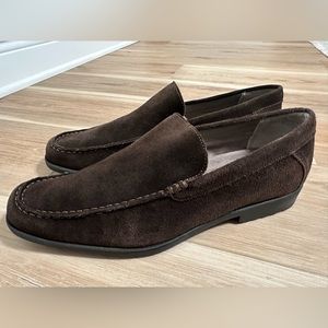Like new men's Calvin Klein suede loafers, size 10.5. Dark brown/only worn once.